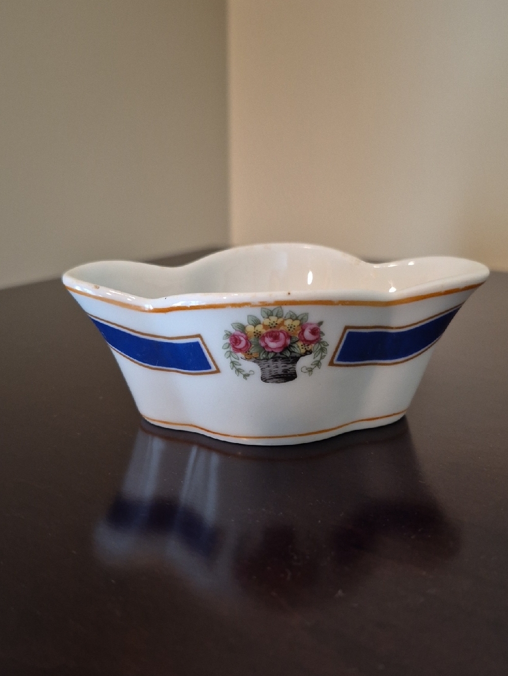1934 Black Knight Porcelain Dish Made Expressly For The Mayflower Washington DC
